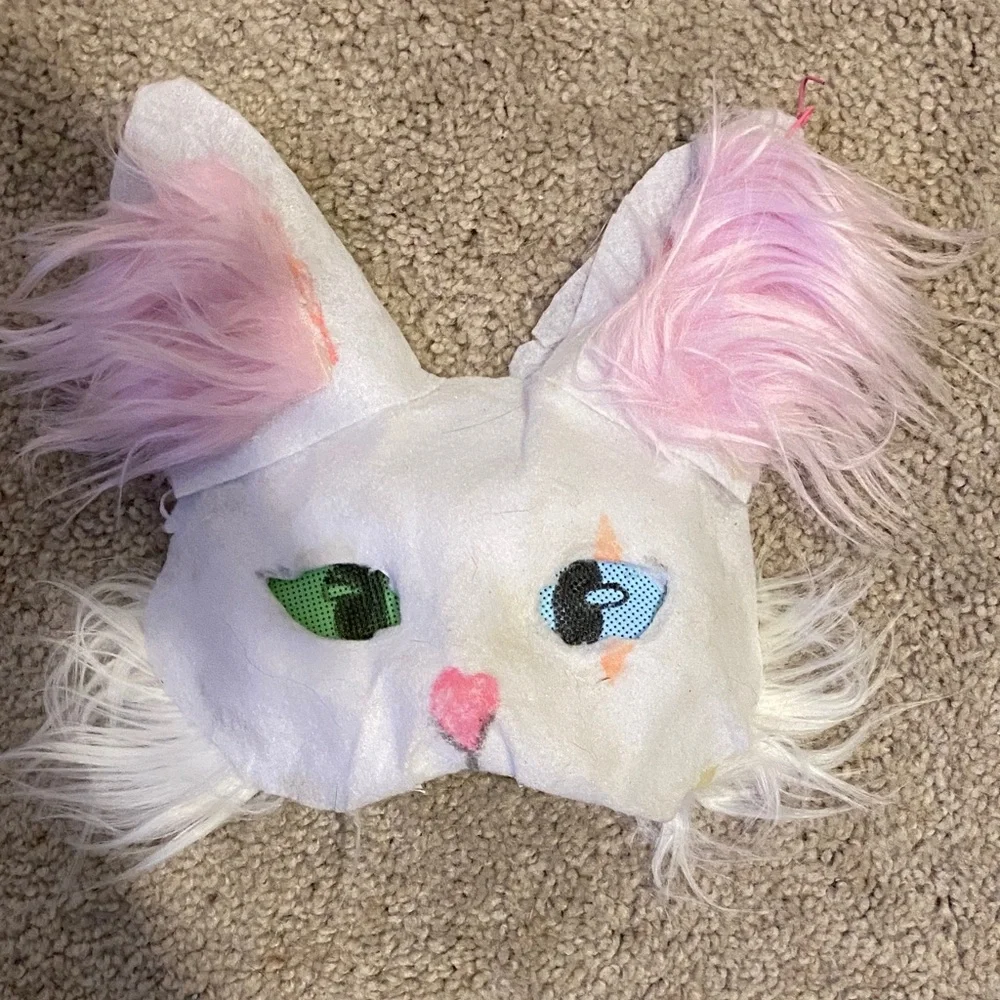 White and pink therian cat mask